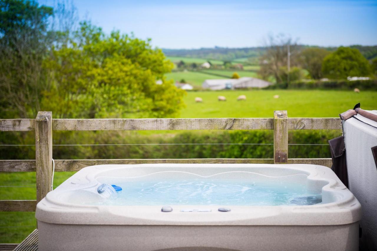 Rivendell Glamping Pods Hotell Holsworthy Exteriör bild